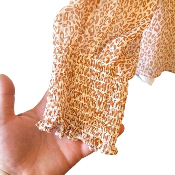 1. STATE Pink and White Leopard Print Blouse - Picture 4 of 5